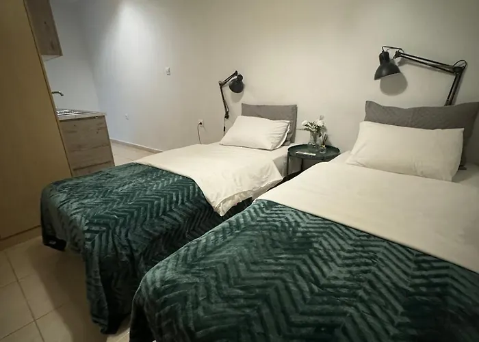Alatza Apartment *